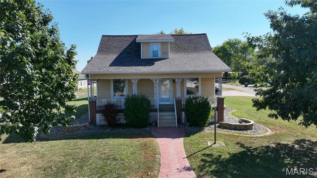 500 Benton Street, Mount Olive, IL 62069