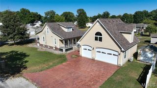 500 Benton Street, Mount Olive, IL 62069