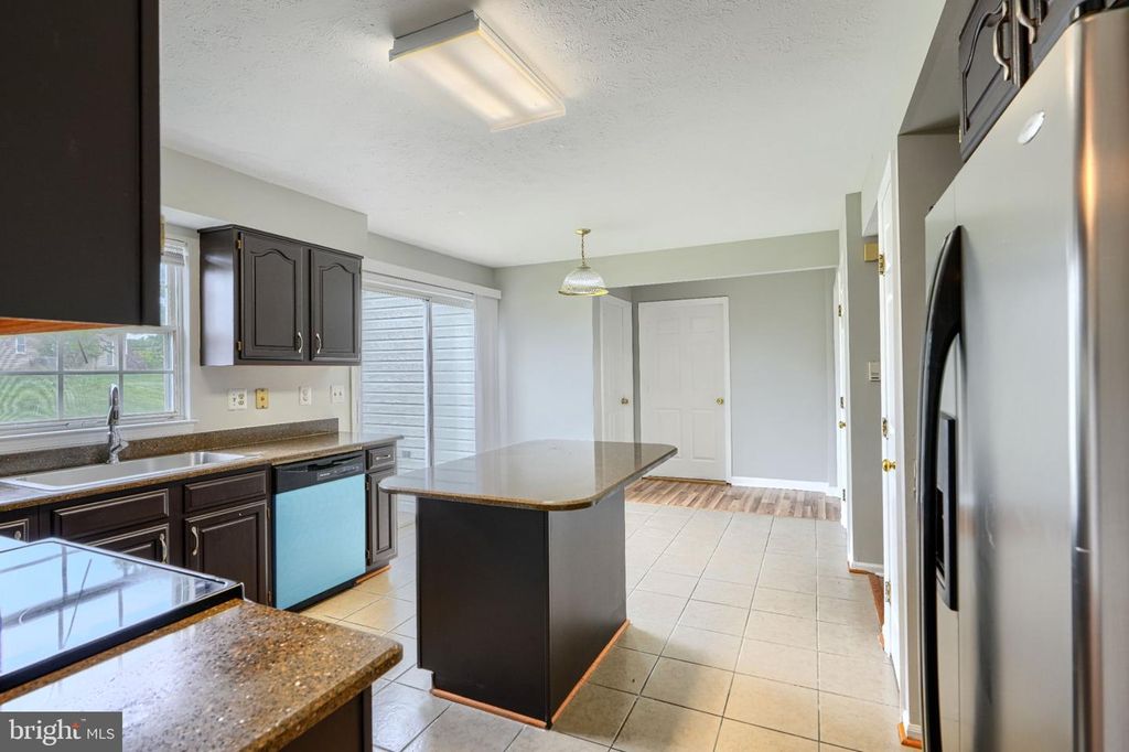 Image 14 of property listing at 20 SUNRISE CT, Randallstown, MD 21133