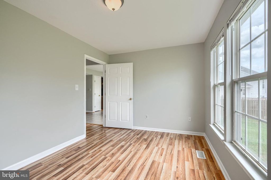 Image 23 of property listing at 20 SUNRISE CT, Randallstown, MD 21133