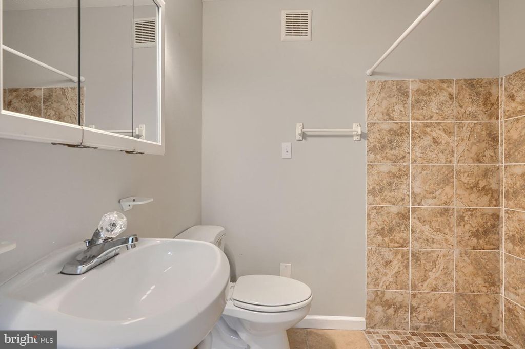 Image 25 of property listing at 20 SUNRISE CT, Randallstown, MD 21133