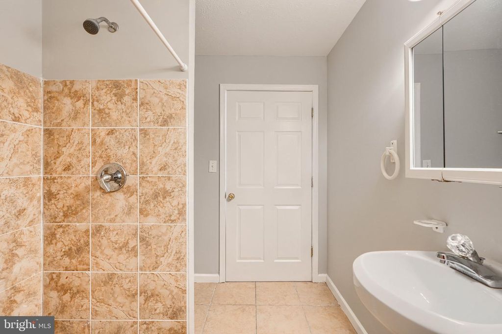 Image 27 of property listing at 20 SUNRISE CT, Randallstown, MD 21133