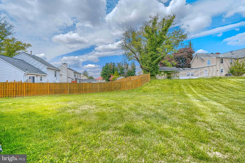 Image 4 of property listing at 20 SUNRISE CT, Randallstown, MD 21133