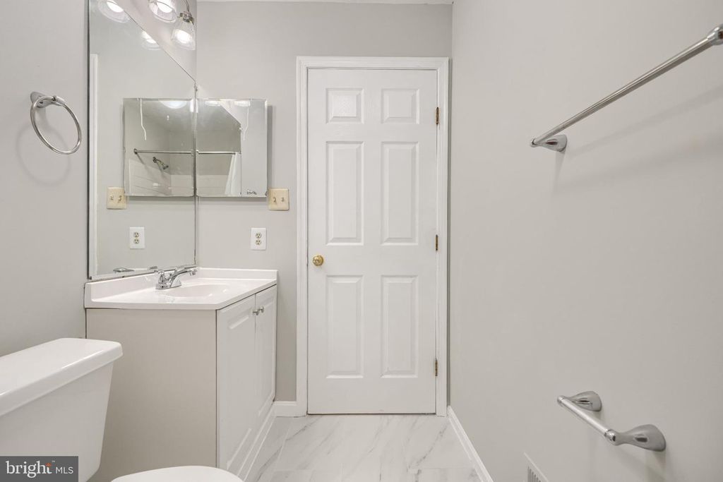 Image 38 of property listing at 20 SUNRISE CT, Randallstown, MD 21133