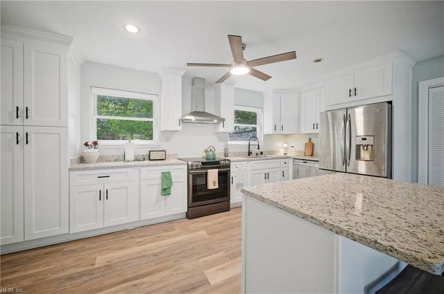 220 Manchester DR, Hampton, VA 23666