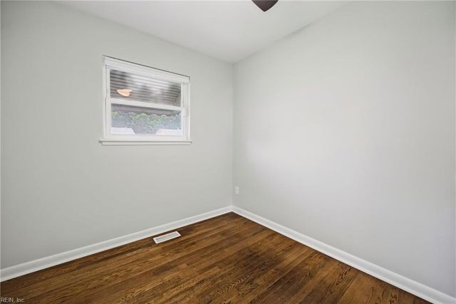 220 Manchester DR, Hampton, VA 23666