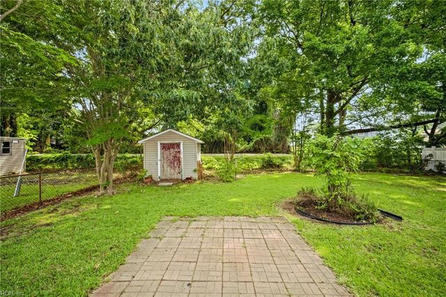 220 Manchester DR, Hampton, VA 23666