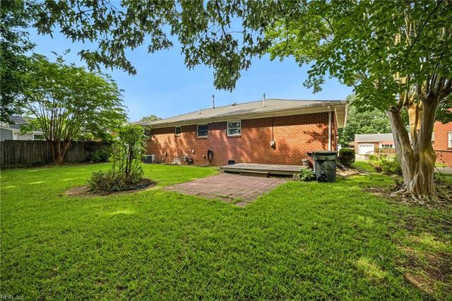 220 Manchester DR, Hampton, VA 23666