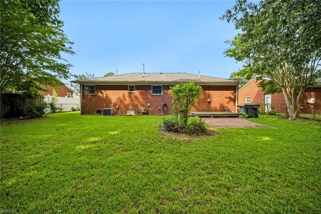 220 Manchester DR, Hampton, VA 23666