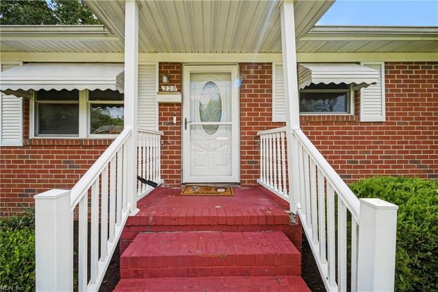 220 Manchester DR, Hampton, VA 23666
