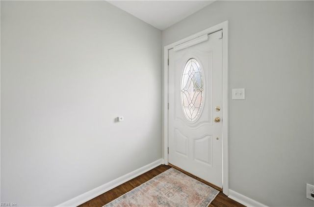 220 Manchester DR, Hampton, VA 23666