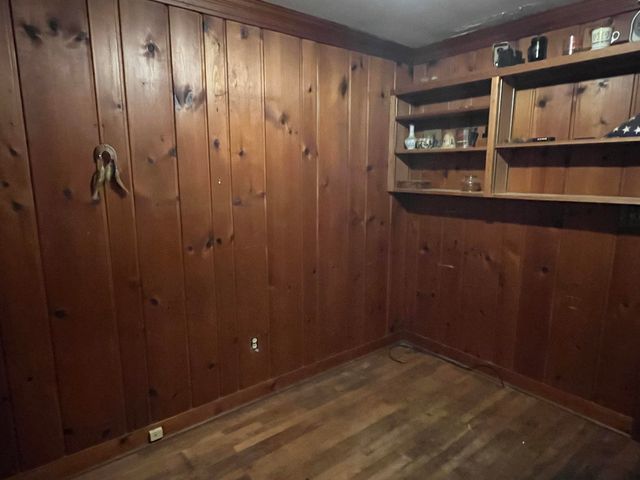 615 N Michigan Avenue, Howell, MI 48843