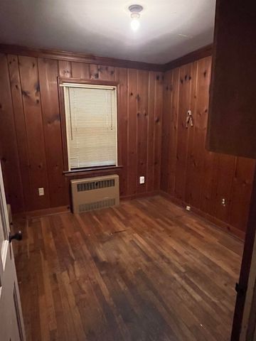 615 N Michigan Avenue, Howell, MI 48843