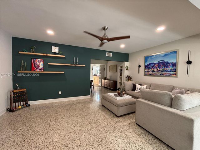 510 Raven Ave, Miami Springs, FL 33166