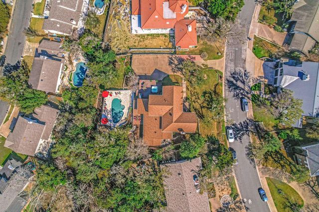 2006 Wychwood DR, Austin, TX 78746