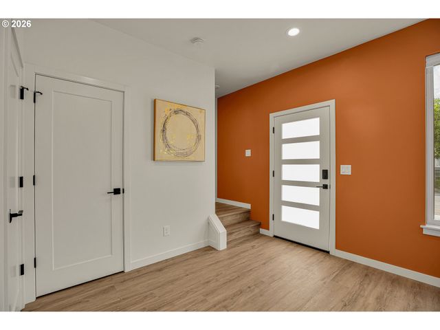 8073 Se Carlton St, Portland, OR 97206