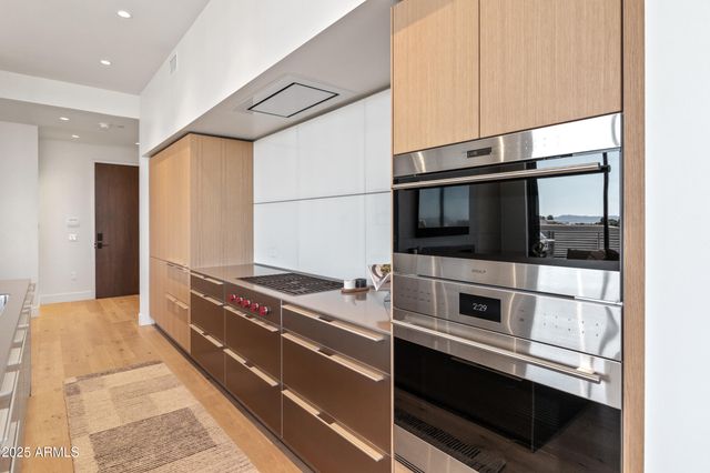 5000 N CAMELBACK RIDGE Drive 302, Scottsdale, AZ 85251