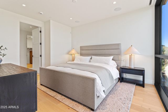 5000 N CAMELBACK RIDGE Drive 302, Scottsdale, AZ 85251