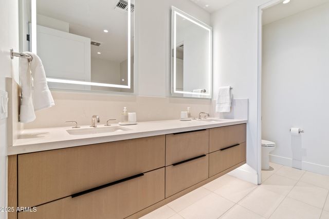 5000 N CAMELBACK RIDGE Drive 302, Scottsdale, AZ 85251