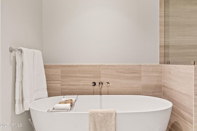 5000 N CAMELBACK RIDGE Drive 302, Scottsdale, AZ 85251