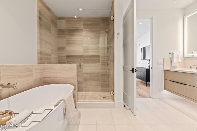 5000 N CAMELBACK RIDGE Drive 302, Scottsdale, AZ 85251