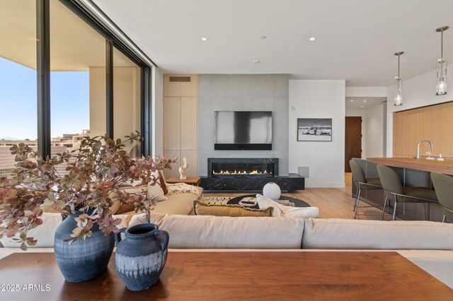 5000 N CAMELBACK RIDGE Drive 302, Scottsdale, AZ 85251