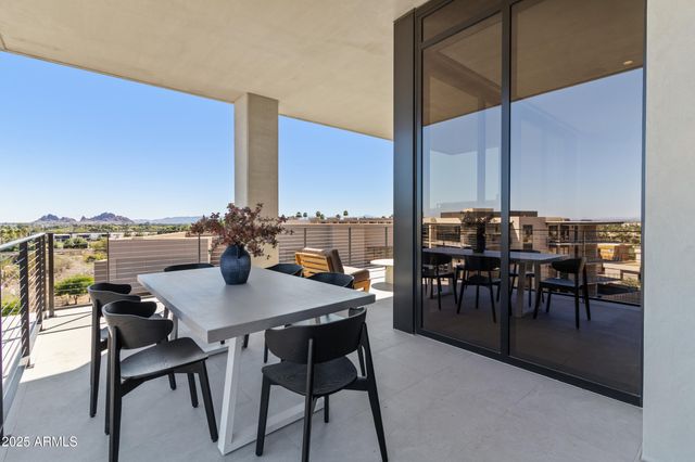 5000 N CAMELBACK RIDGE Drive 302, Scottsdale, AZ 85251