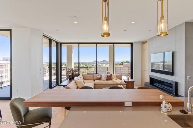 5000 N CAMELBACK RIDGE Drive 302, Scottsdale, AZ 85251