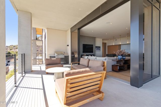 5000 N CAMELBACK RIDGE Drive 302, Scottsdale, AZ 85251