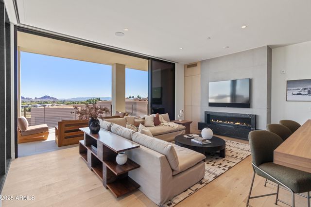 5000 N CAMELBACK RIDGE Drive 302, Scottsdale, AZ 85251