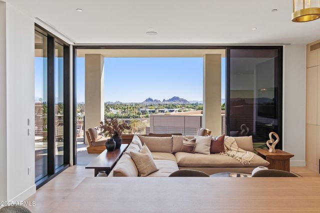 5000 N CAMELBACK RIDGE Drive 302, Scottsdale, AZ 85251