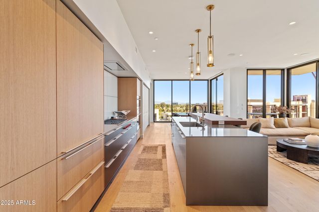 5000 N CAMELBACK RIDGE Drive 302, Scottsdale, AZ 85251