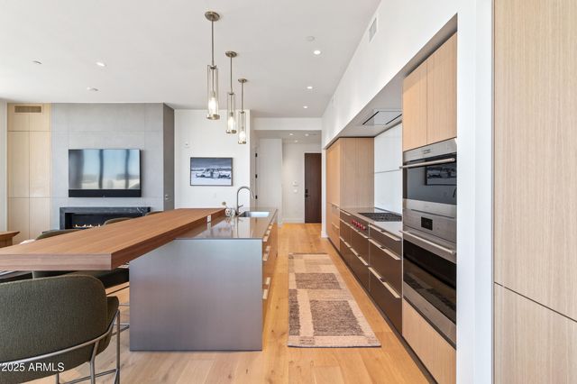 5000 N CAMELBACK RIDGE Drive 302, Scottsdale, AZ 85251