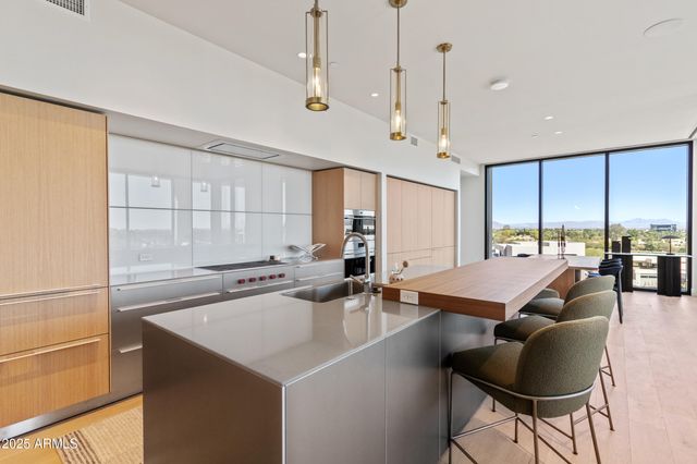 5000 N CAMELBACK RIDGE Drive 302, Scottsdale, AZ 85251