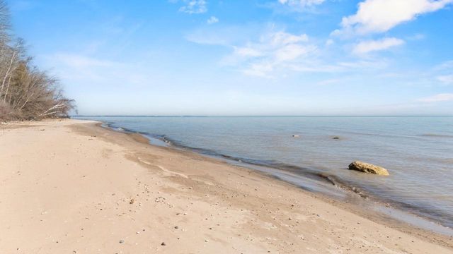 3607 S 10th Street, Manitowoc, WI 54220