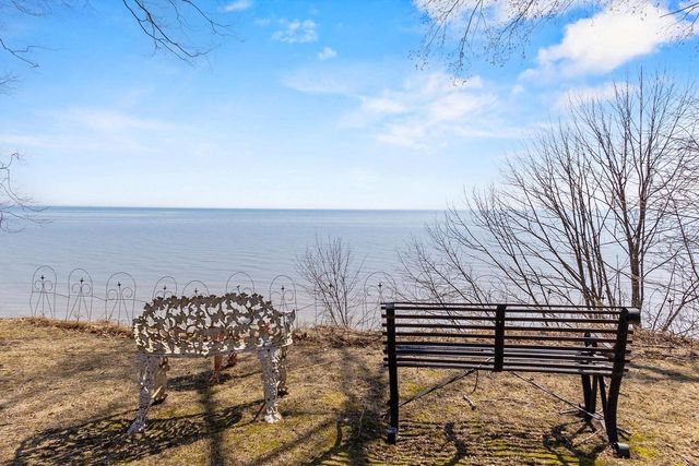3607 S 10th Street, Manitowoc, WI 54220