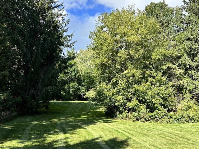 3607 S 10th Street, Manitowoc, WI 54220