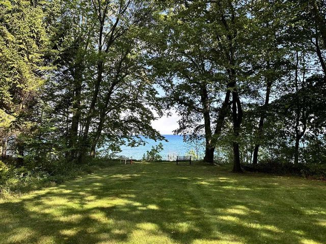 3607 S 10th Street, Manitowoc, WI 54220