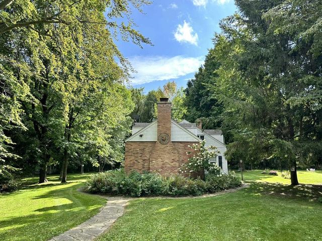 3607 S 10th Street, Manitowoc, WI 54220