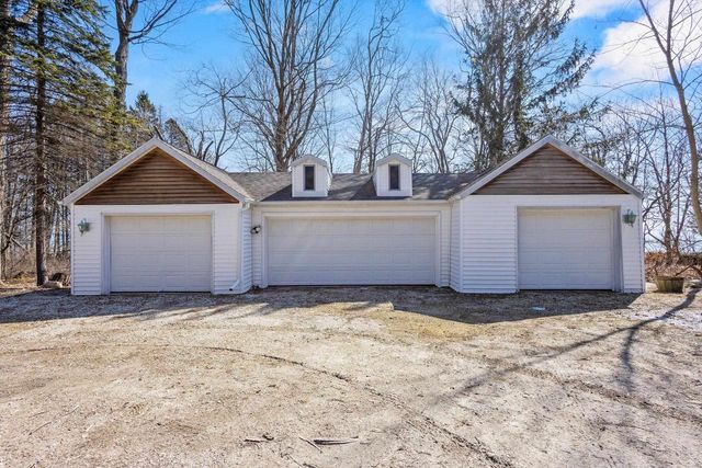 3607 S 10th Street, Manitowoc, WI 54220