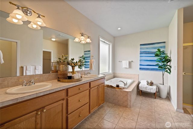 4120 Stonehaven Lane SE, Olympia, WA 98501