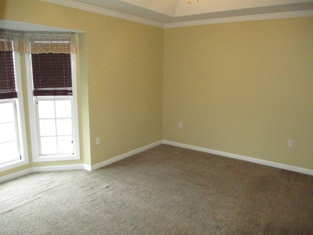 1200 Woodvale Dr, Gallatin, TN 37066