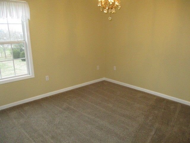 1200 Woodvale Dr, Gallatin, TN 37066