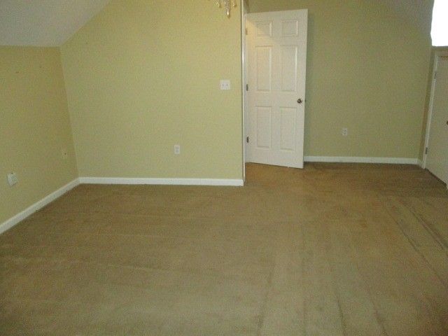 1200 Woodvale Dr, Gallatin, TN 37066