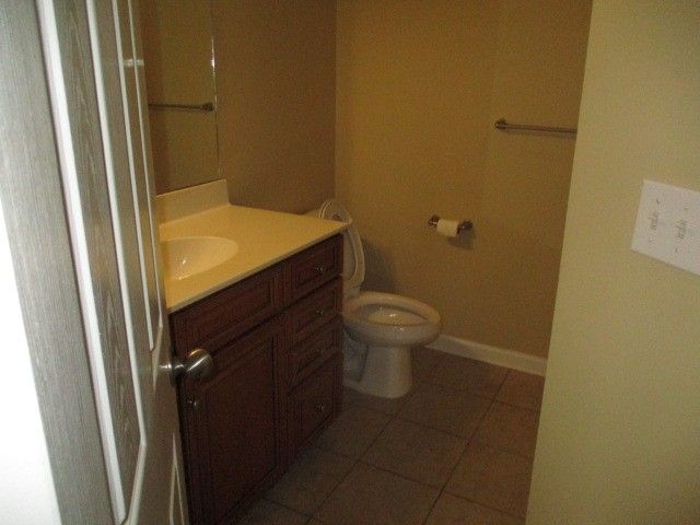 1200 Woodvale Dr, Gallatin, TN 37066