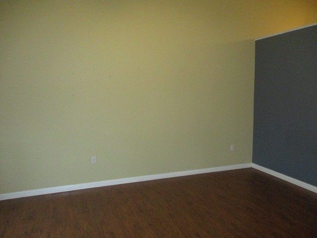 1200 Woodvale Dr, Gallatin, TN 37066