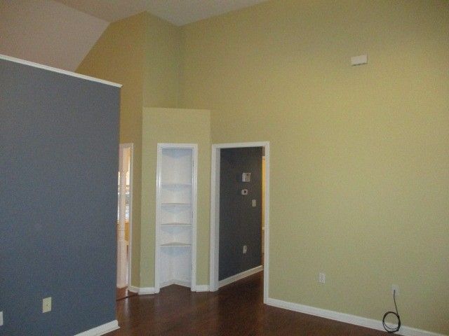 1200 Woodvale Dr, Gallatin, TN 37066