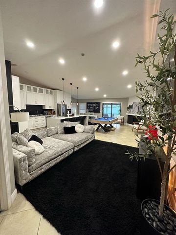 8127 LESIA CIRCLE, Orlando, FL 32835