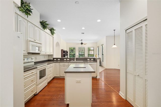 8061 WATERBURY WAY, Mount Dora, FL 32757