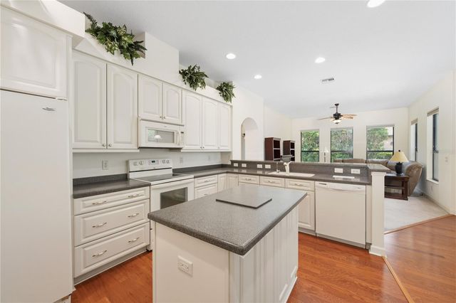 8061 WATERBURY WAY, Mount Dora, FL 32757